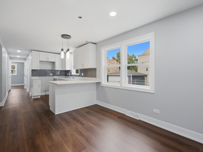 2016 W 52nd Street Chicago IL 60609