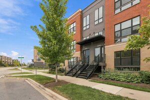 Photo of 1209 Lakepointe Drive Schaumburg IL 60173