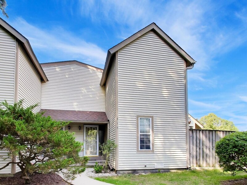 913 Campbell Drive Gurnee IL 60031