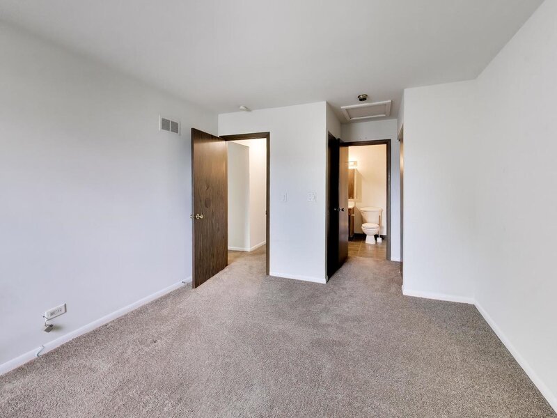 913 Campbell Drive Gurnee IL 60031