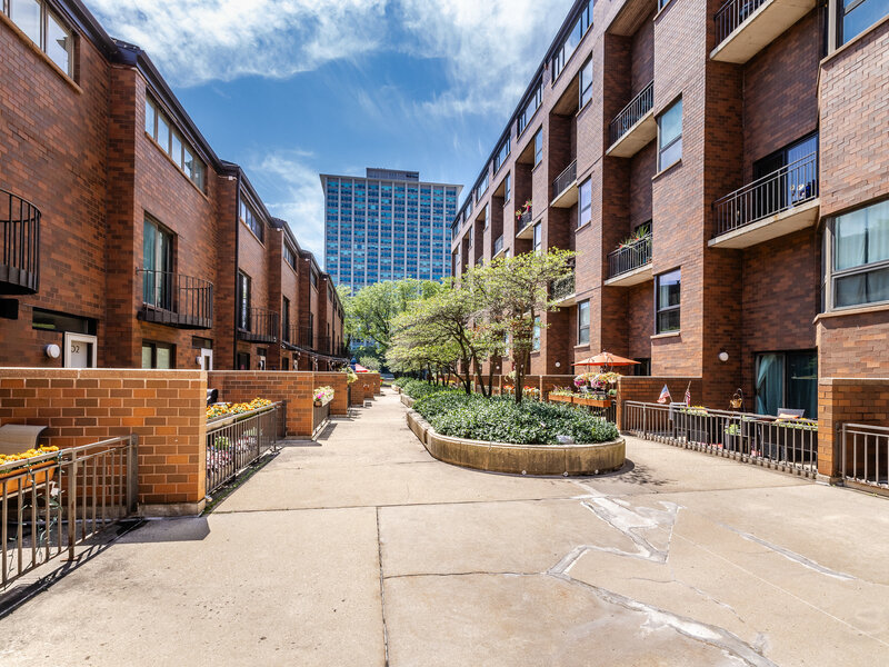 3700 N Lake Shore Drive Chicago IL 60613