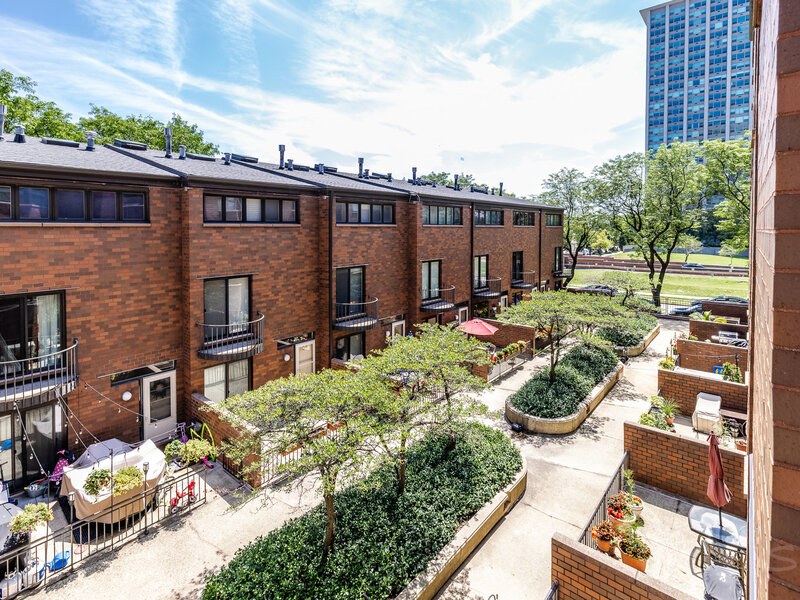 3700 N Lake Shore Drive Chicago IL 60613
