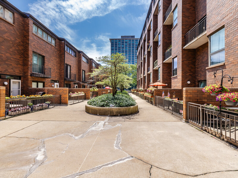 3700 N Lake Shore Drive Chicago IL 60613