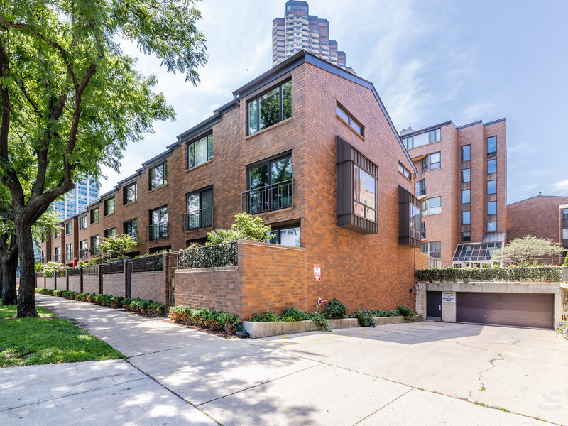 3700 N Lake Shore Drive Chicago IL 60613