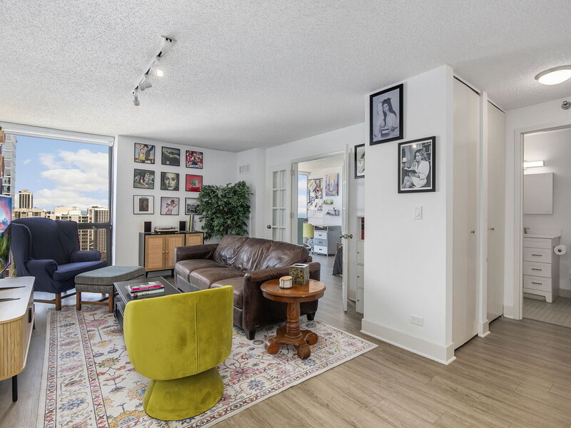 1122 N Clark Street Chicago IL 60610