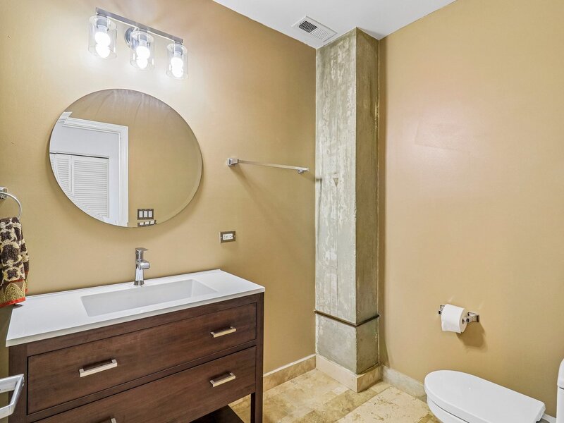 2545 S Dearborn Street Chicago IL 60616