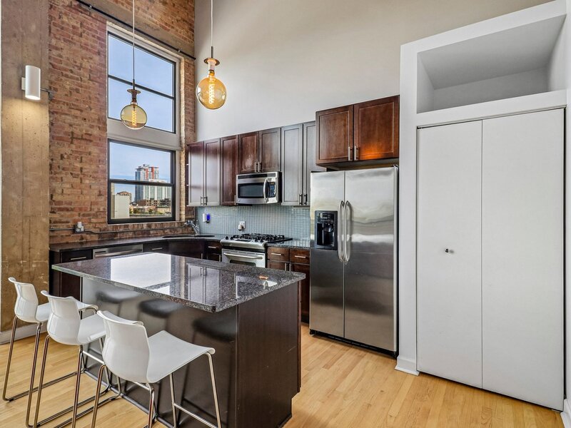 2545 S Dearborn Street Chicago IL 60616