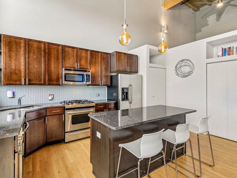 2545 S Dearborn Street Chicago IL 60616