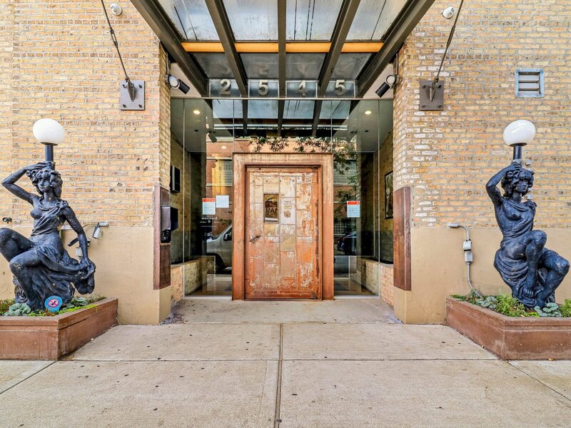 2545 S Dearborn Street Chicago IL 60616