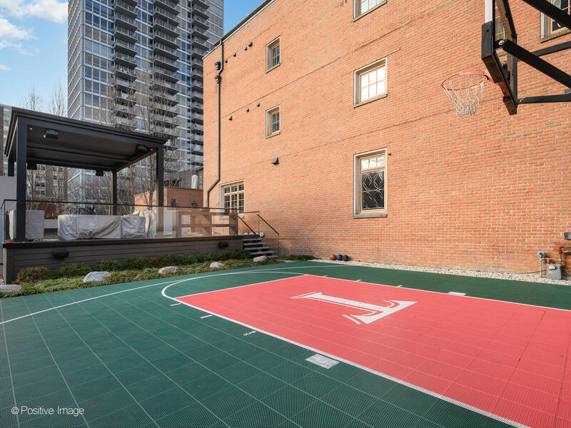 3024 N Lake Shore Drive Chicago IL 60657