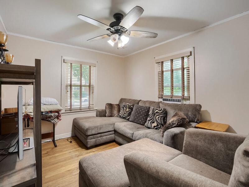 10743 S Kedzie Avenue Chicago IL 60655