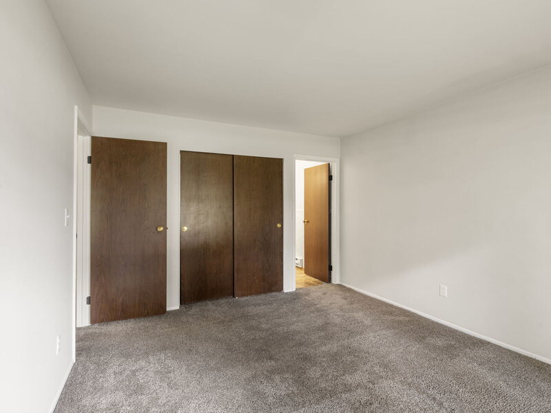 566 Somerset Lane Crystal Lake IL 60014