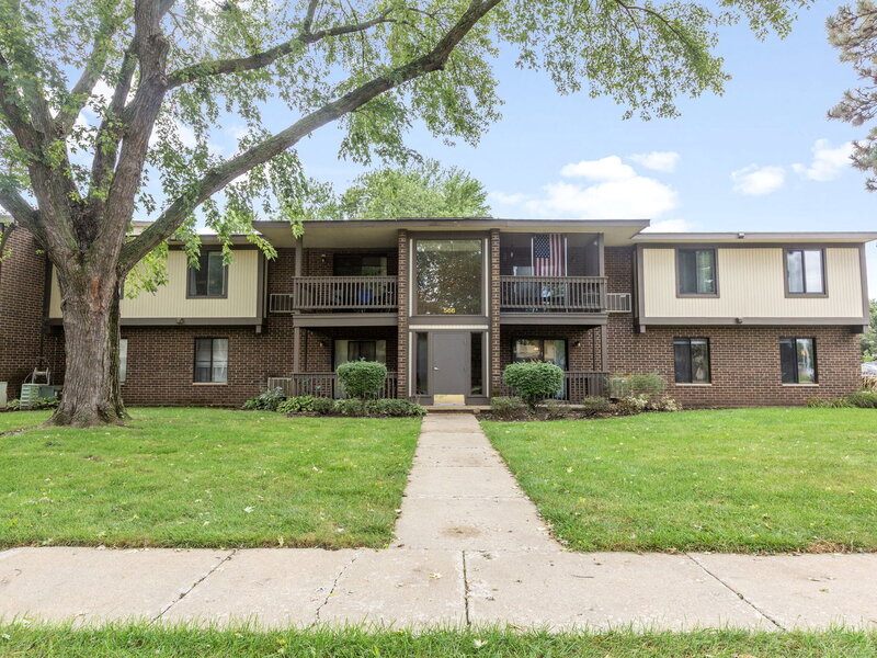 566 Somerset Lane Crystal Lake IL 60014