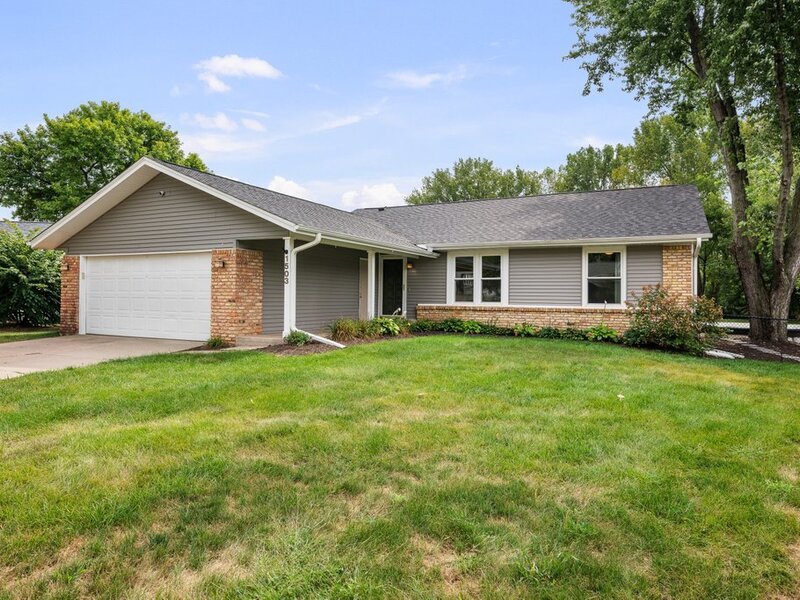 1503 W 46th Place Davenport IA 52806