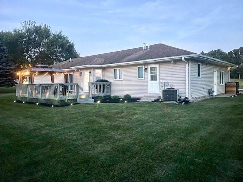 13 Gunpowder Lane Elgin IL 60123