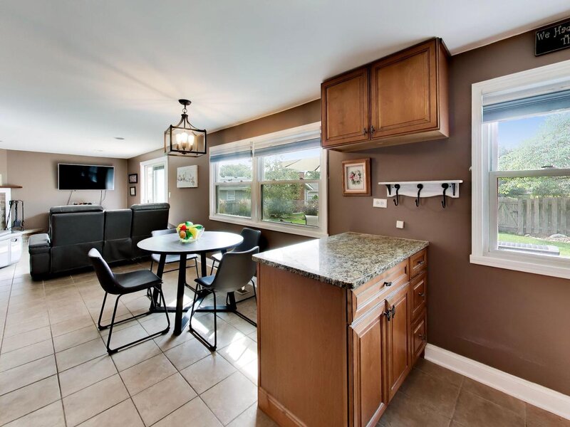 427 Kent Court Schaumburg IL 60193