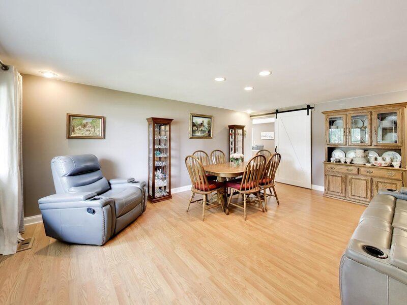 427 Kent Court Schaumburg IL 60193