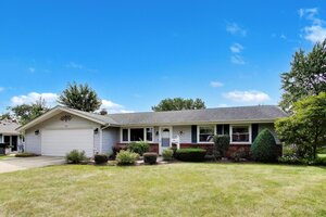 Photo of 427 Kent Court Schaumburg IL 60193