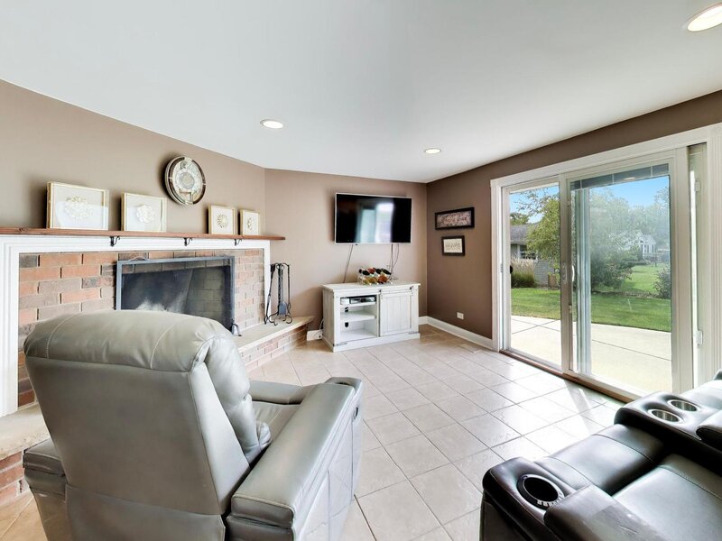 427 Kent Court Schaumburg IL 60193