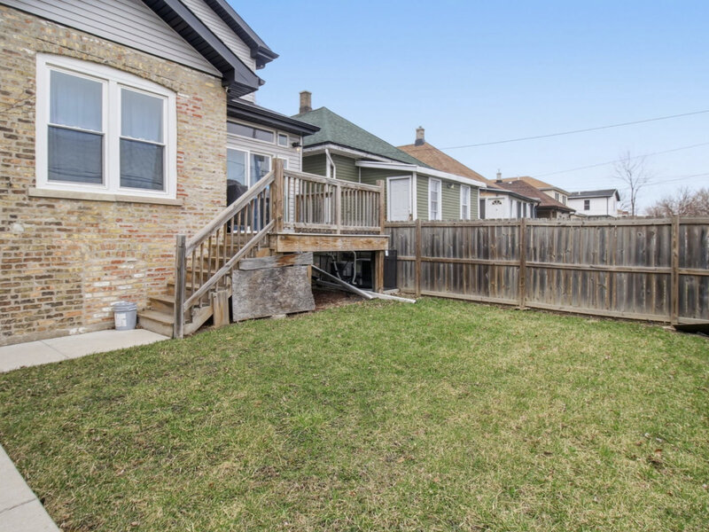 7537 S May Street Chicago IL 60620