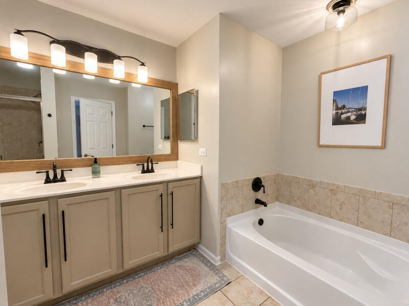 57 Veneto Court Streamwood IL 60107