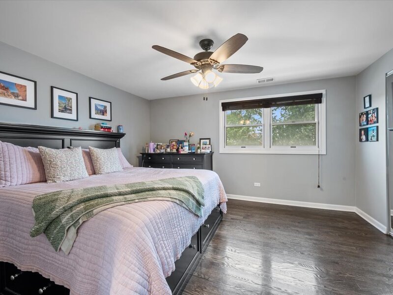 7259 N Odell Avenue Chicago IL 60631
