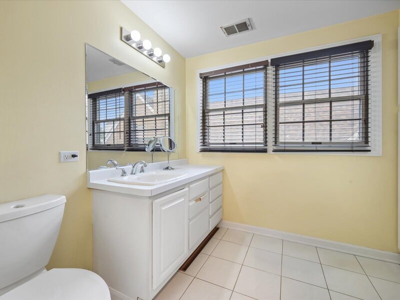 7259 N Odell Avenue Chicago IL 60631