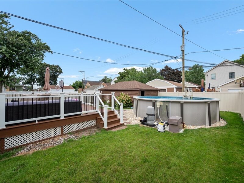 7259 N Odell Avenue Chicago IL 60631