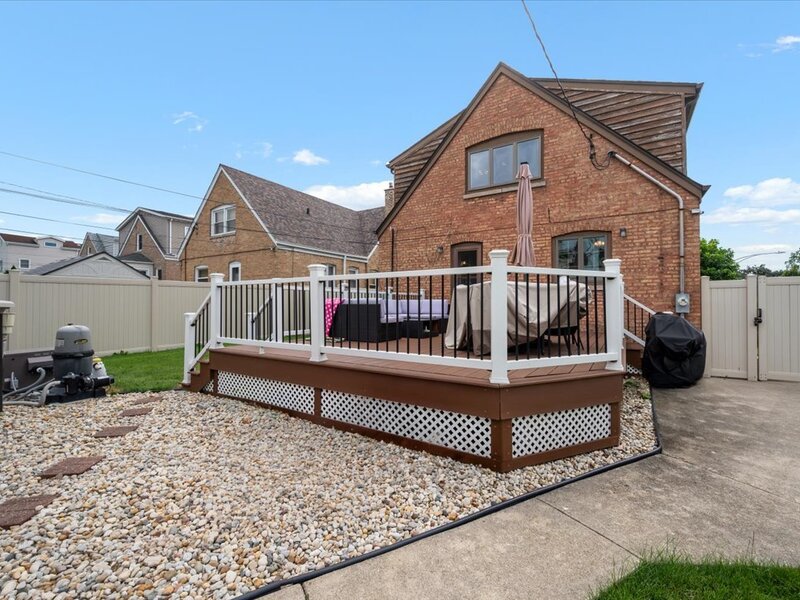 7259 N Odell Avenue Chicago IL 60631