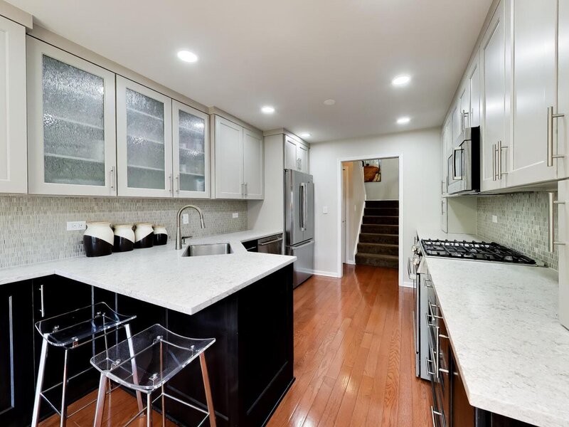 825 Fountain View Drive Deerfield IL 60015