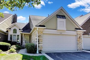 Photo of 825 Fountain View Drive Deerfield IL 60015