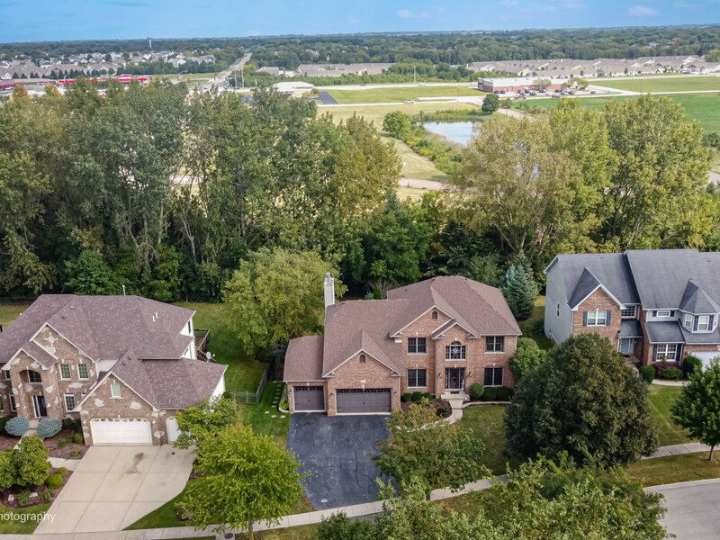 404 Heatherwood Drive Oswego IL 60543