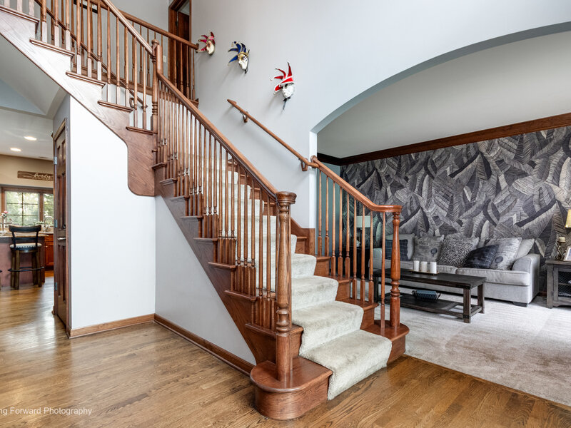 404 Heatherwood Drive Oswego IL 60543