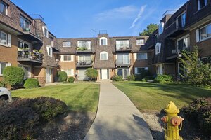Photo of 1903 Golf Road Mount Prospect IL 60056 Unit 1B