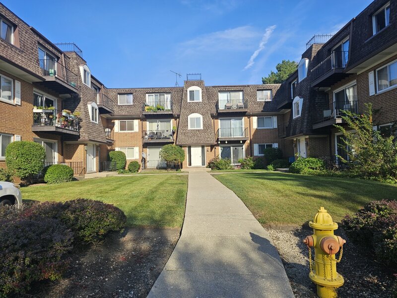 1903 Golf Road Mount Prospect IL 60056