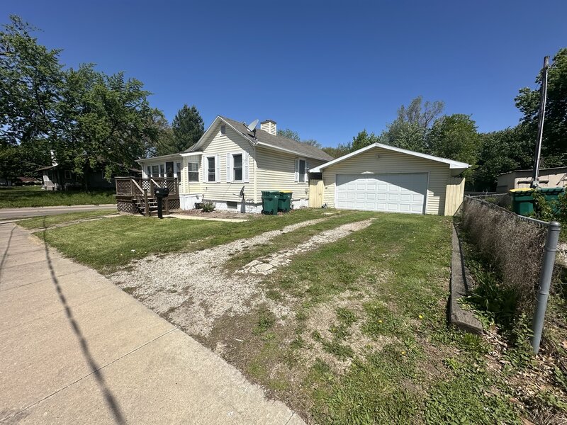 102 E Grove Street Streator IL 61364