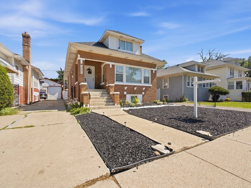 1405 S 17th Avenue Maywood IL 60153