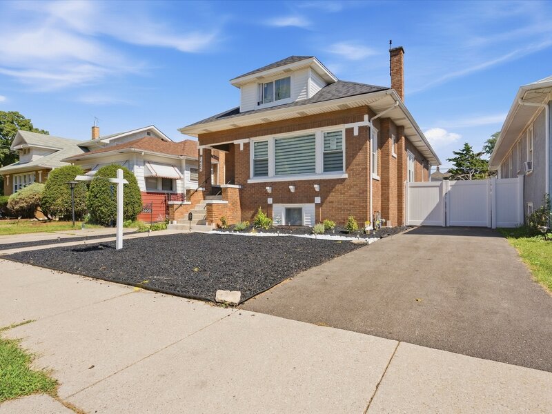 1405 S 17th Avenue Maywood IL 60153