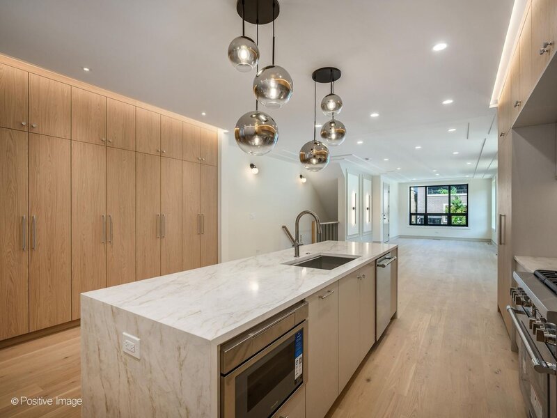 1951 W Dickens Avenue Chicago IL 60614