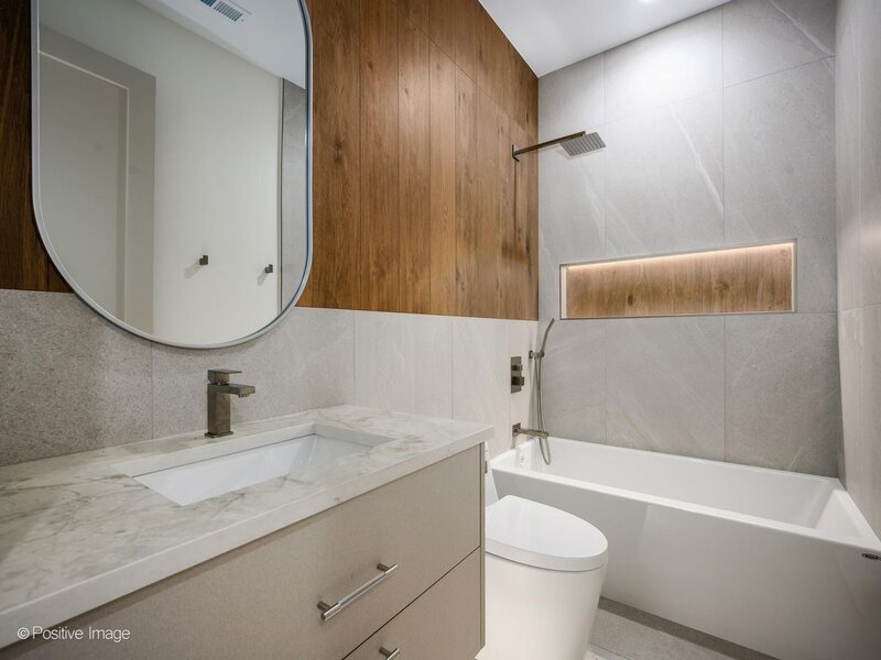 1951 W Dickens Avenue Chicago IL 60614