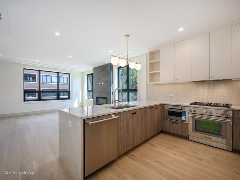 1951 W Dickens Avenue Chicago IL 60614
