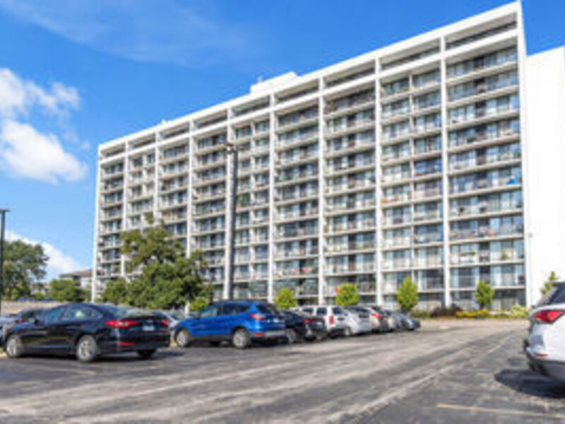 2005 S Finley Road Lombard IL 60148