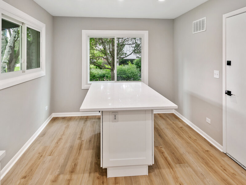 617 S Busse Road Mount Prospect IL 60056