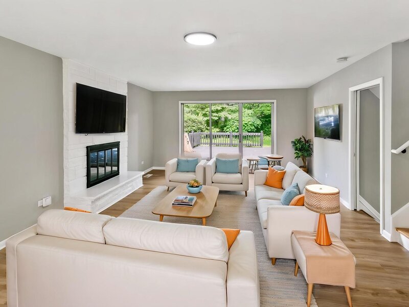 617 S Busse Road Mount Prospect IL 60056