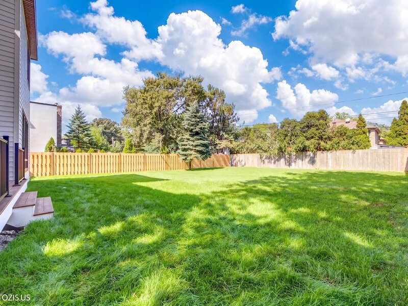 4708 Laurel Avenue Glenview IL 60025