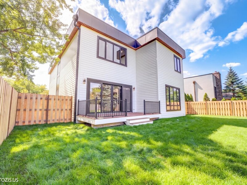 4708 Laurel Avenue Glenview IL 60025