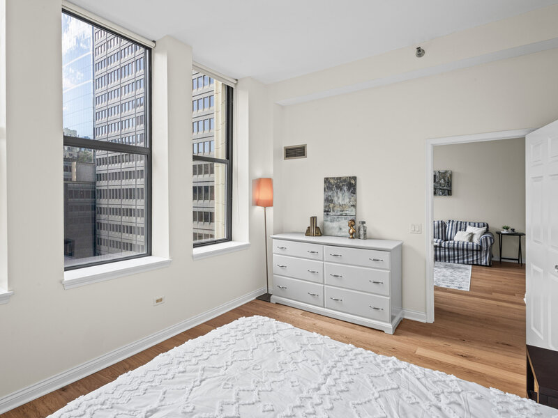8 W Monroe Street Chicago IL 60603