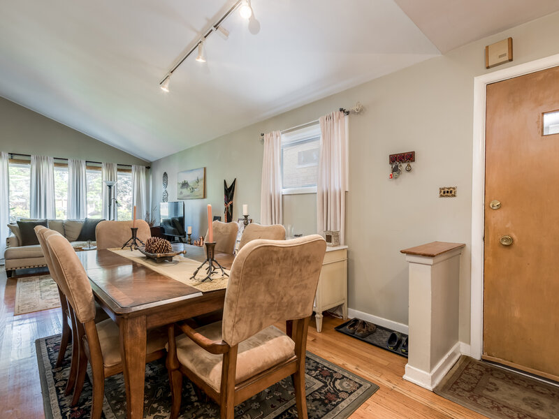 6542 N Kenneth Avenue Lincolnwood IL 60712