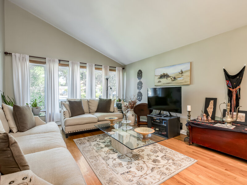 6542 N Kenneth Avenue Lincolnwood IL 60712