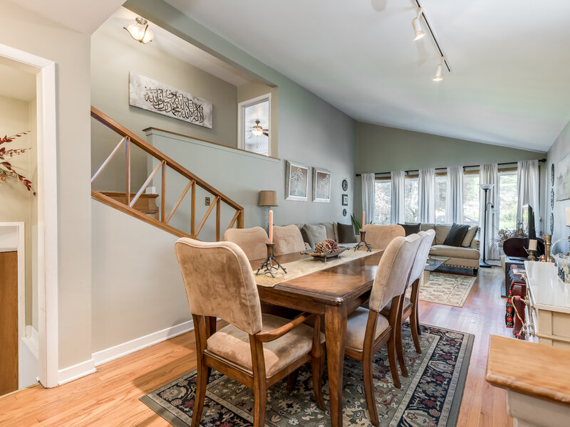 6542 N Kenneth Avenue Lincolnwood IL 60712